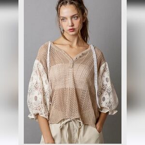 NWT Boho BIBI Crochet Knit Peasant Top in Beige with White Balloon Lace Sleeves